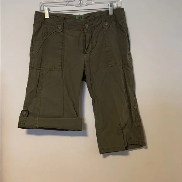 Old Navy Khaki Low Waist Bermuda-like short - Picture 3 of 7